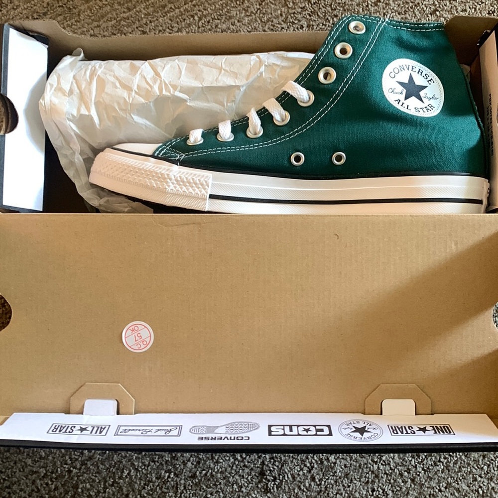 Brand new converse - Dragon scale green